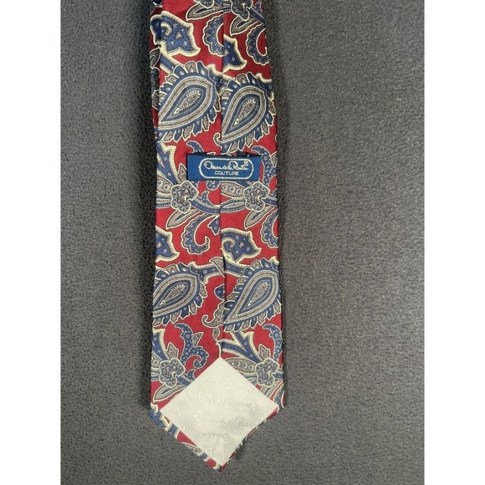 Vintage Oscar de la Renta Couture Paisley Tie 100%‎ Silk Red Multicolored